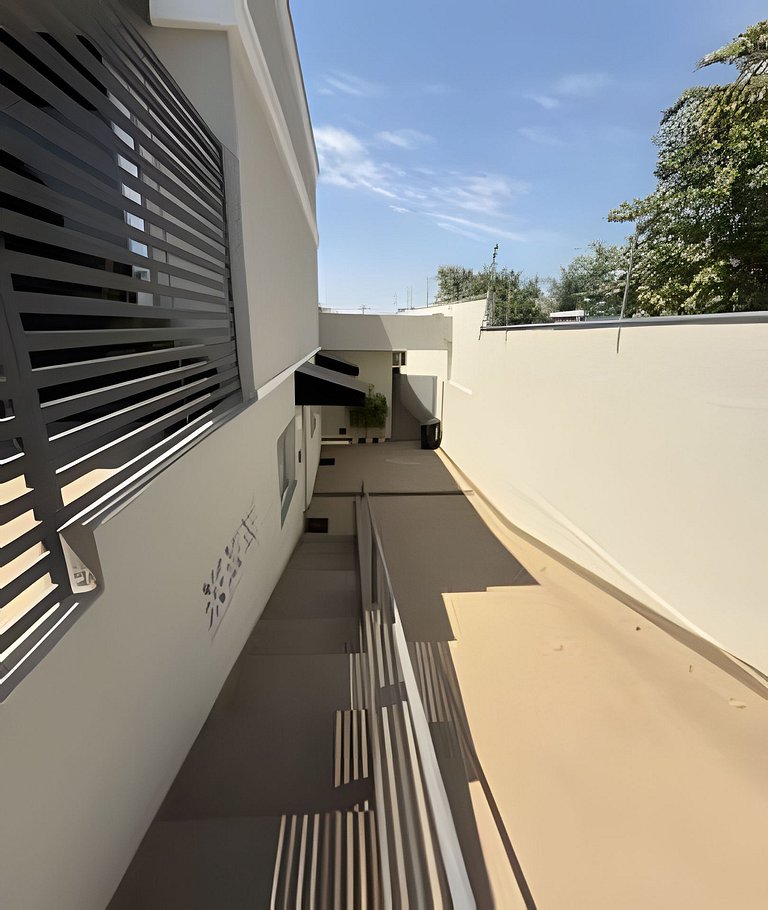 Studio 2 - Novo, Compacto e Confortável