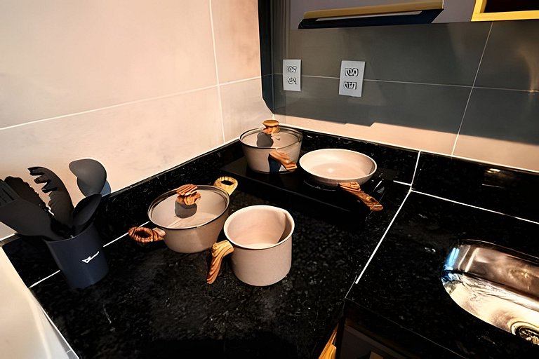 Studio 1- Novo, Moderno, perto do Shopping Estação