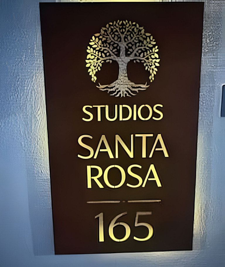 Studio 6 - Novo, Funcional e perto do shopping