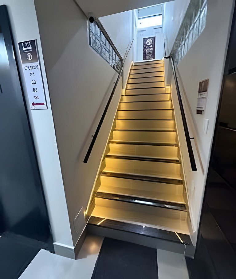 Studio 6 - Novo, Funcional e perto do shopping